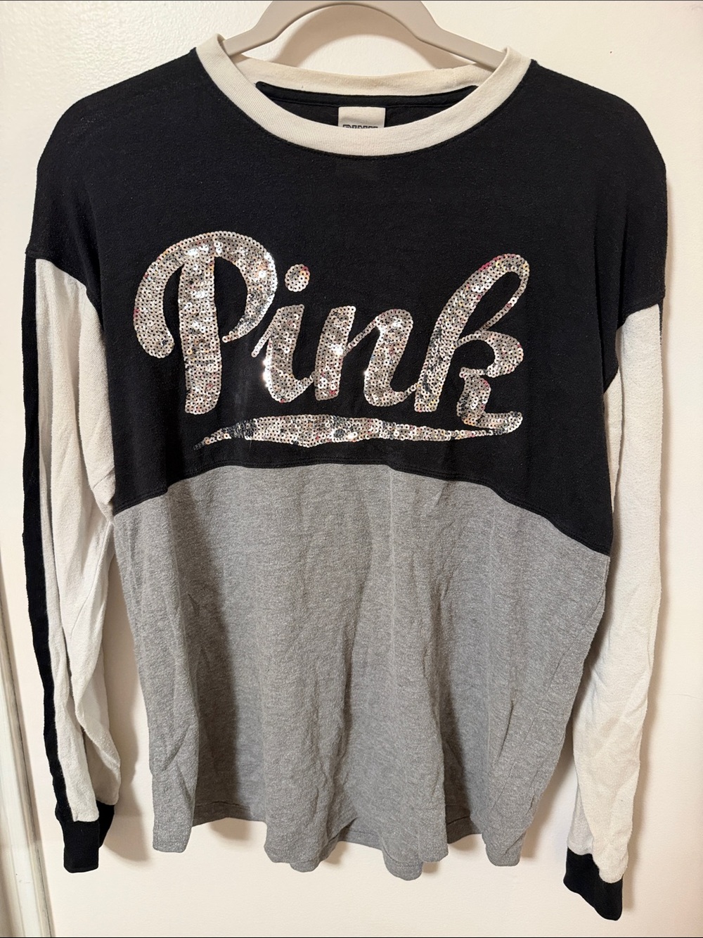PINK Victoria's Secret Women’s Black, Gray & White Long-Sleeve Colorblock Top